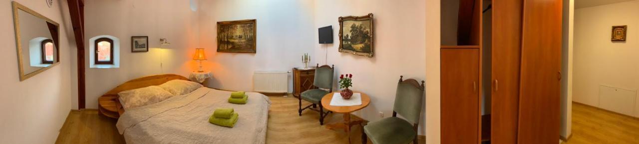 Kamienica Biala Hotel คาชิเมียร์ซ ดอลนี ภายนอก รูปภาพ