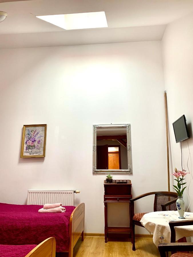 Kamienica Biala Hotel คาชิเมียร์ซ ดอลนี ภายนอก รูปภาพ